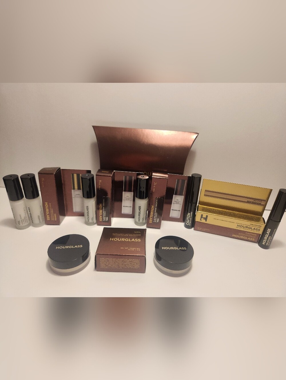 NEW Hourglass Makeup Set - Picture 4 of 15